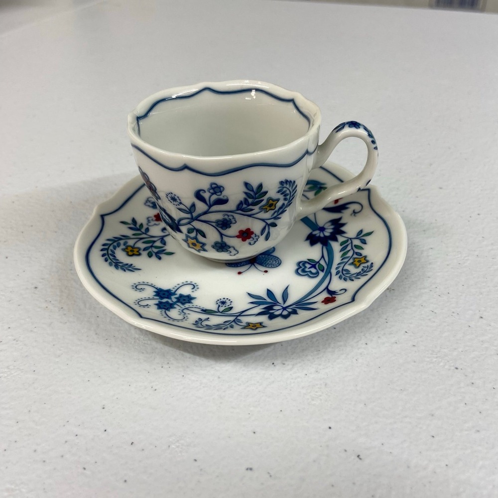 Vintage Avon 1984 European tradition blue teacup and saucer‎ glass ceramic set